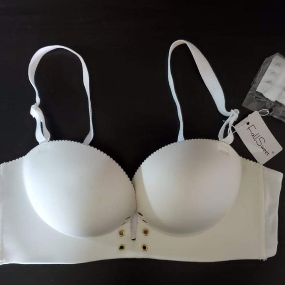 Brassières comme neuve ,la blanche a encore l étiquette